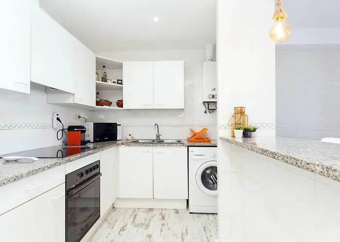 Apartment Lets Holidays 1 Min To The *