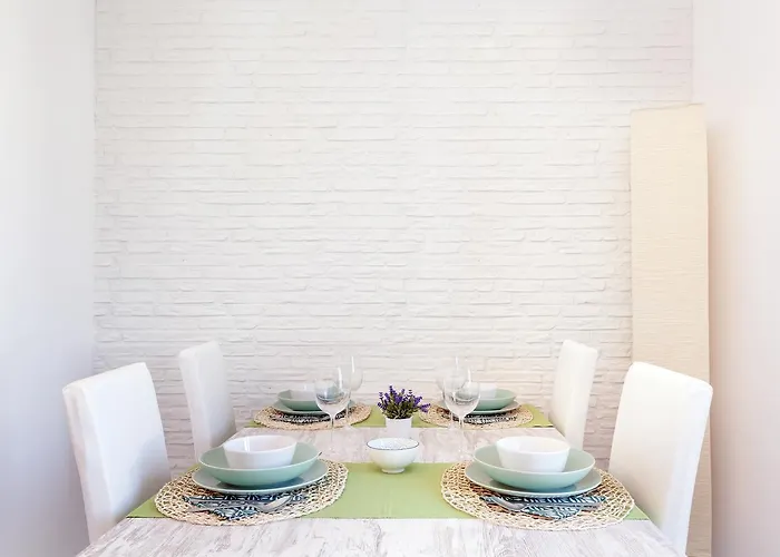 Apartment Lets Holidays 1 Min To The *