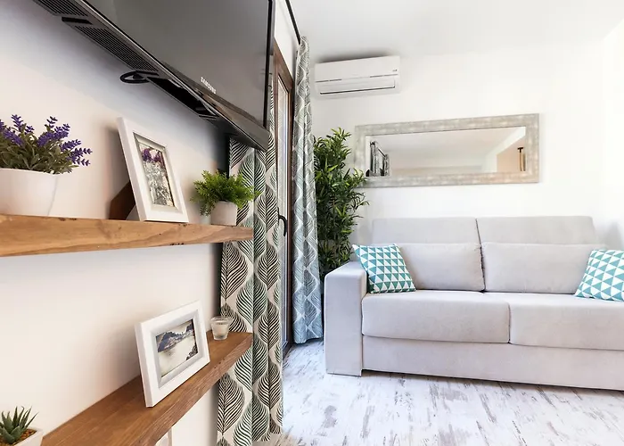 Apartment Lets Holidays 1 Min To The Tossa de Mar